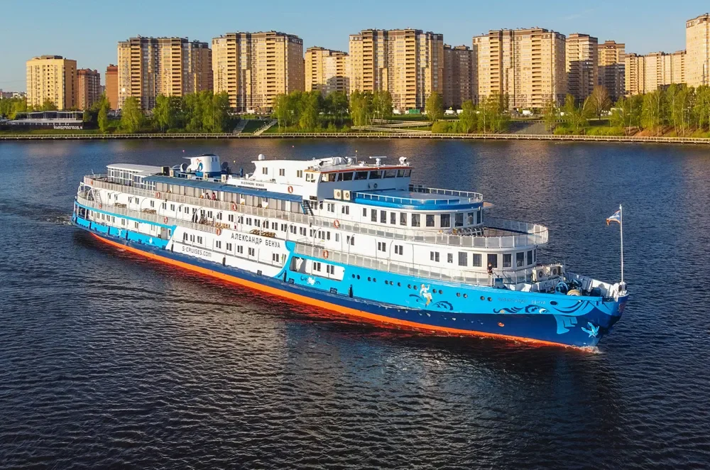 Теплоход Александр Бенуа
