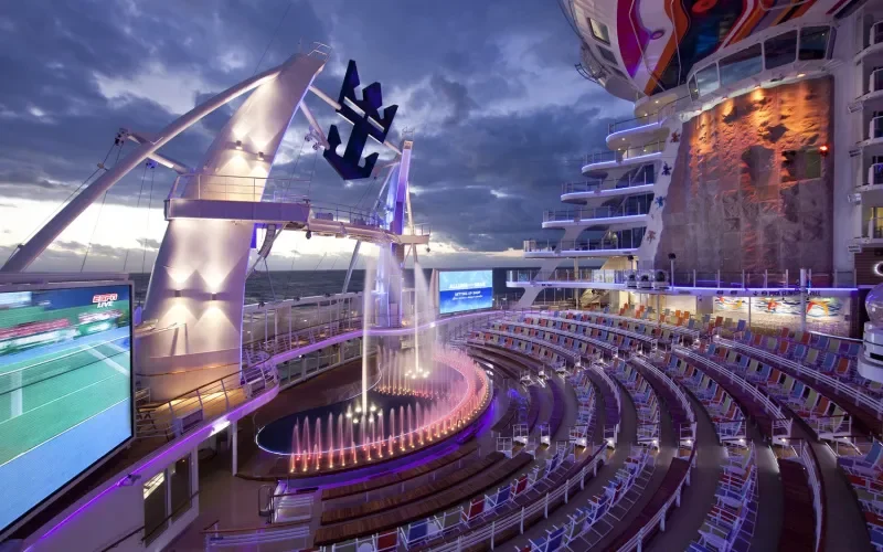 Театр Aqua Лайнера Allure of the Seas