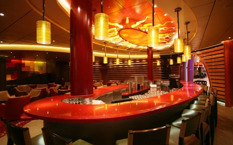 Бар в латинском стиле  Лайнера Allure of the Seas