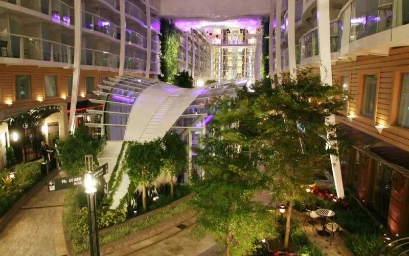 Центральный парк Лайнера Allure of the Seas