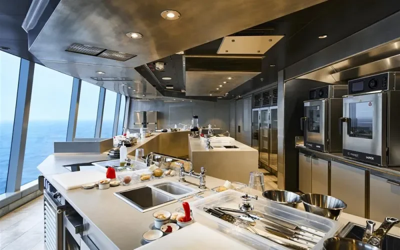 Chefs Kitchen Лайнера Explora I