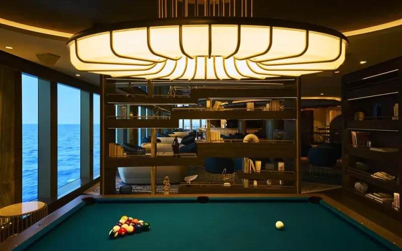 Astern Lounge Лайнера Explora I