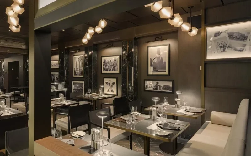 Ресторан Marble & Co Grill Лайнера Explora II