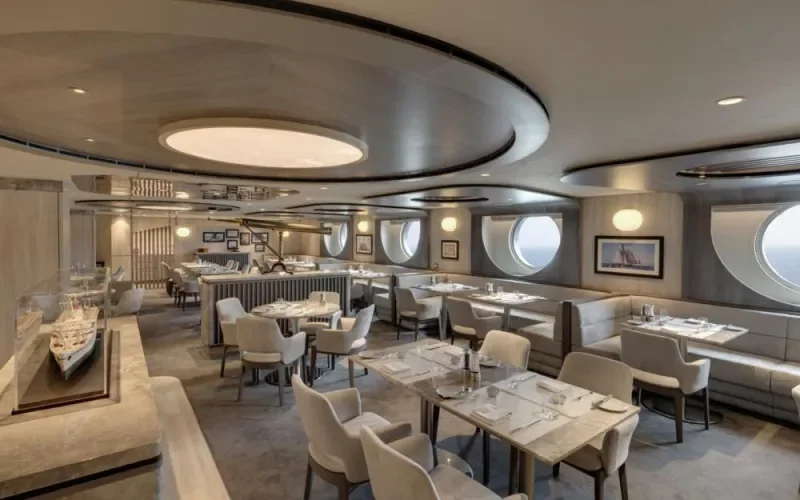 Ресторан Med Yacht Club Лайнера Explora II