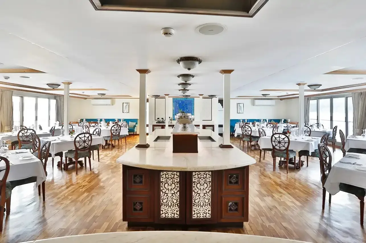 Ресторан Теплохода Ganges Voyager I