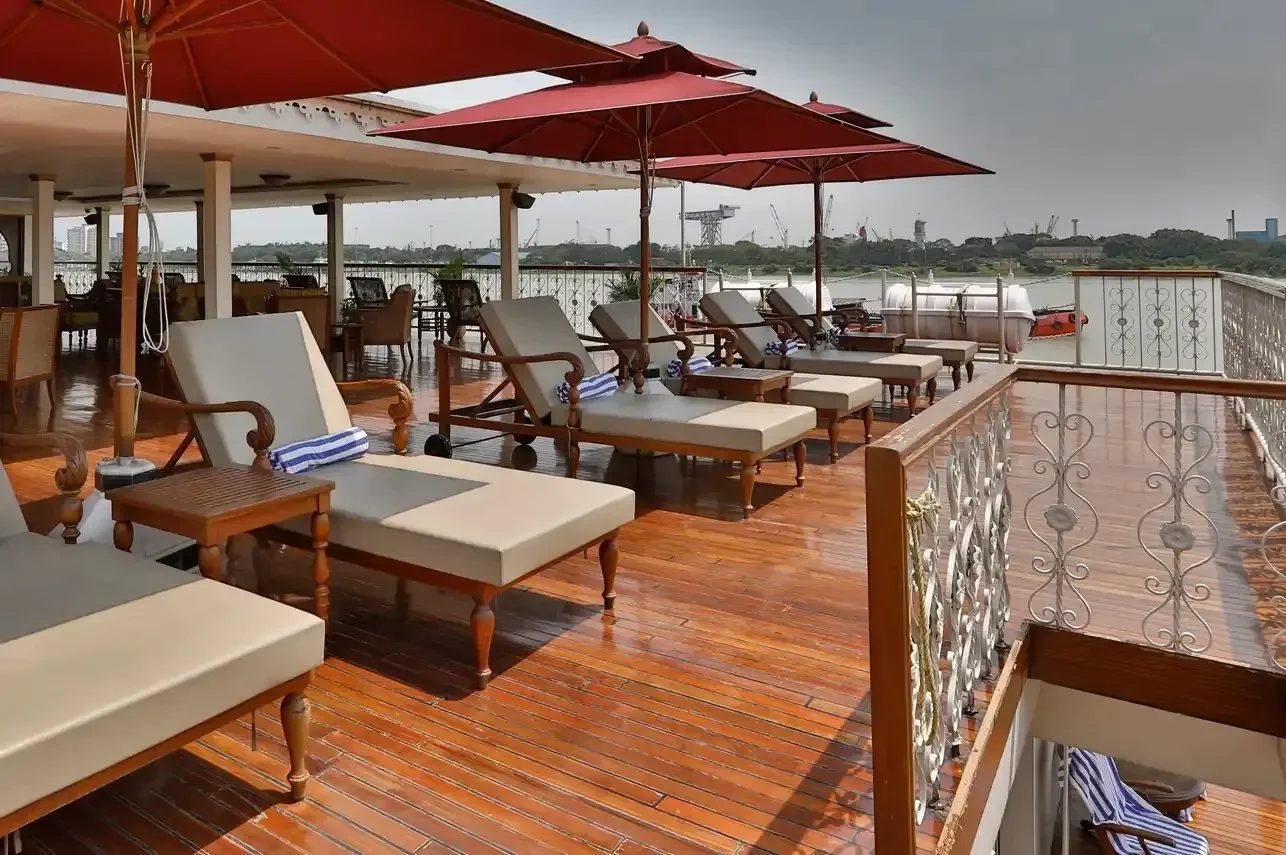Солнечная палуба Теплохода Ganges Voyager I