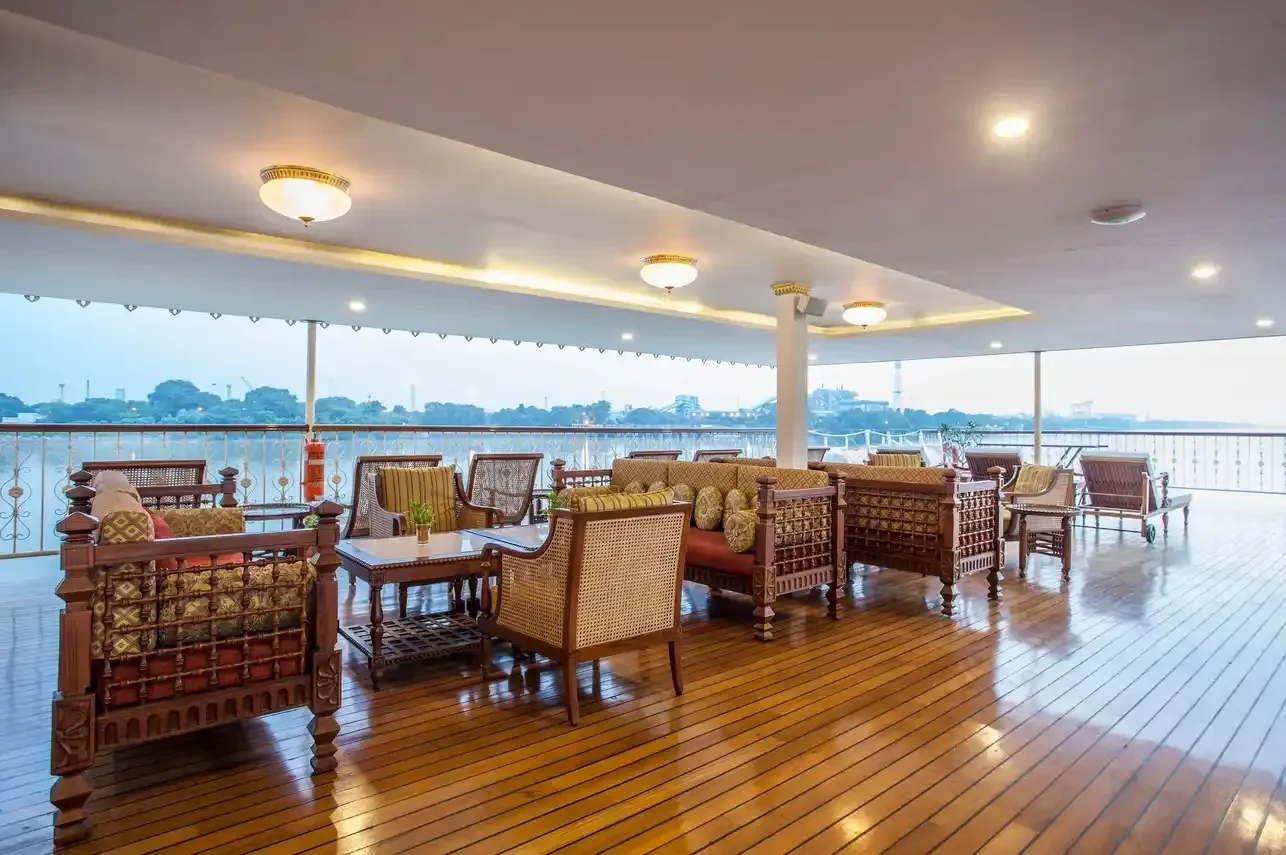 Открытый лаунж Теплохода Ganges Voyager I