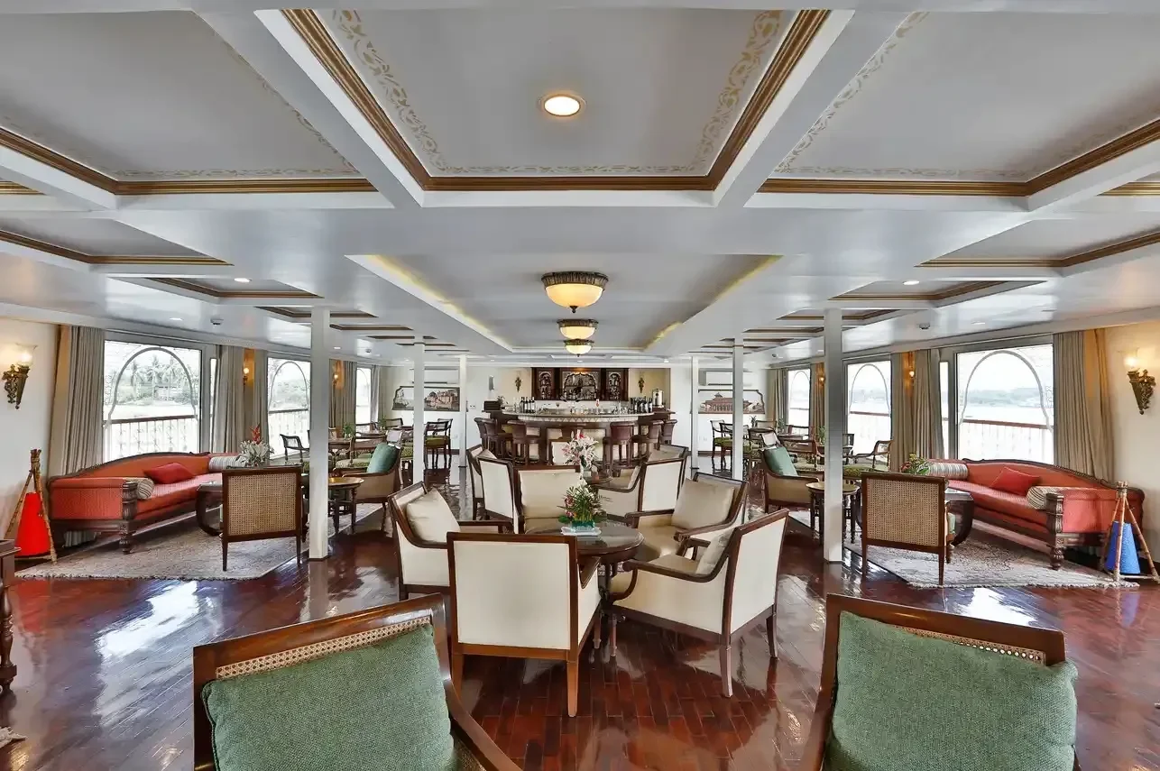 Бар Теплохода Ganges Voyager I