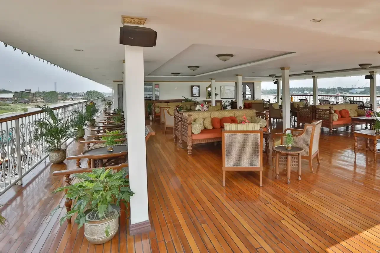Открытый лаунж Теплохода Ganges Voyager I