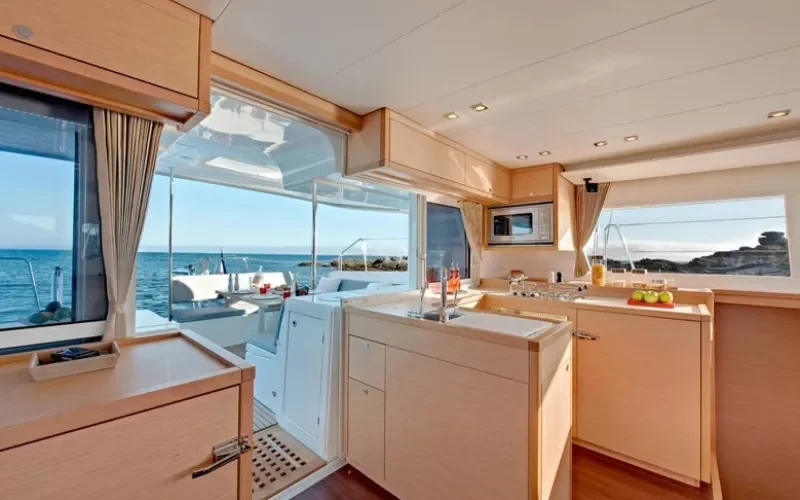 Кухня Лайнера LAGOON 450