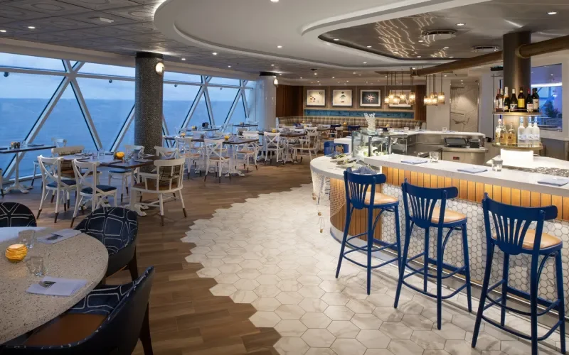 Рыбный ресторан Hooked Seafood Лайнера Legend of the Seas