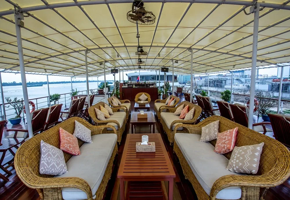 Открытый бар Теплохода Mekong Pandaw