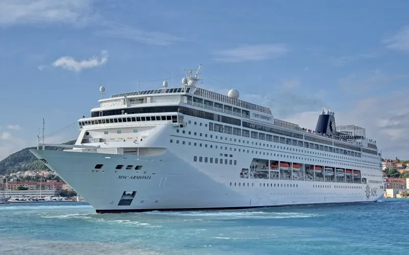 Лайнер MSC Armonia