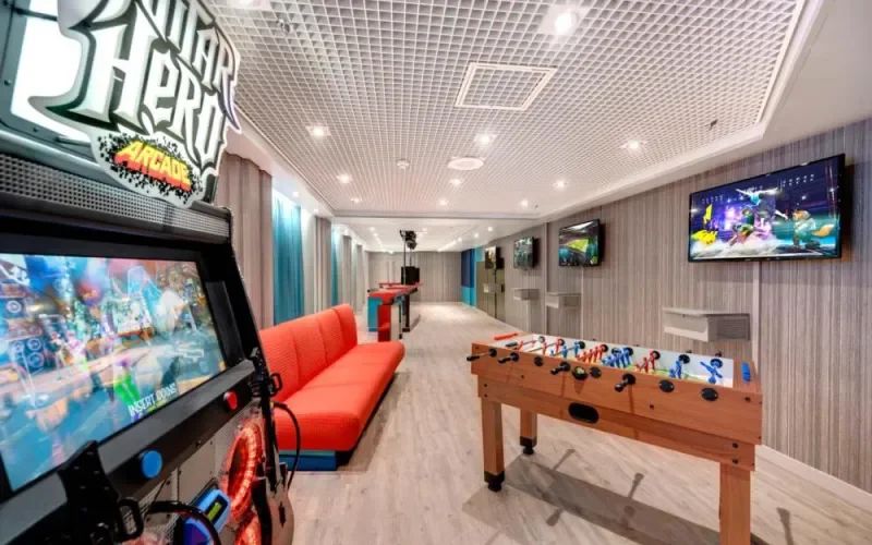 Подростковый клуб Лайнера MSC Armonia
