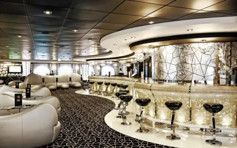 Лаундж Black & White Лайнера MSC Divina