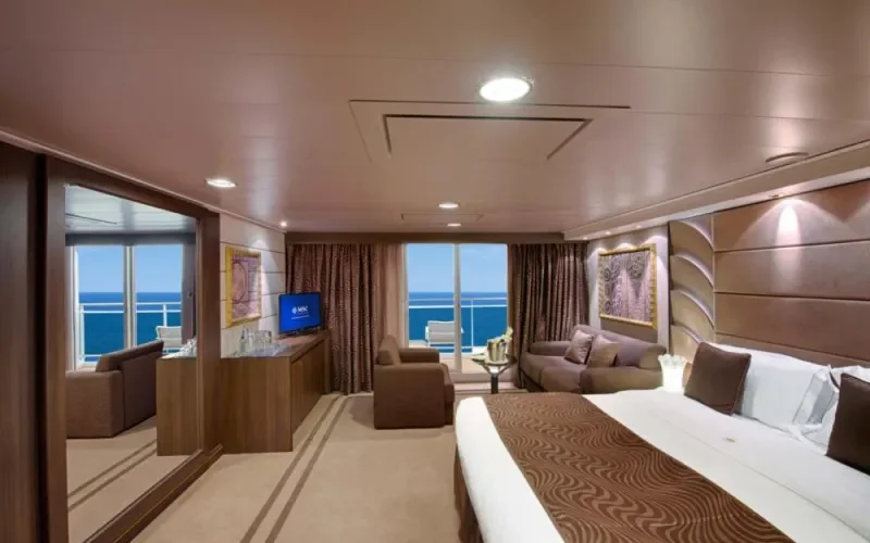 Сьют Deluxe MSC Yacht Club Лайнера MSC Divina
