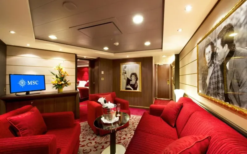 Сьют Royal MSC Yacht Club Лайнера MSC Divina