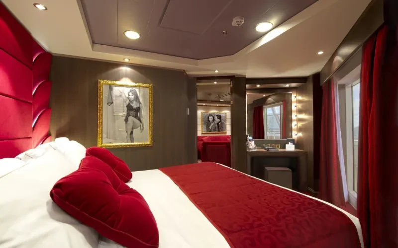Сьют Royal MSC Yacht Club Лайнера MSC Divina