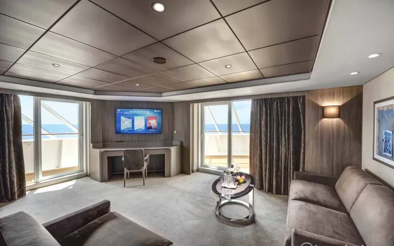 Королевский люкс Yacht Club Лайнера MSC Euribia