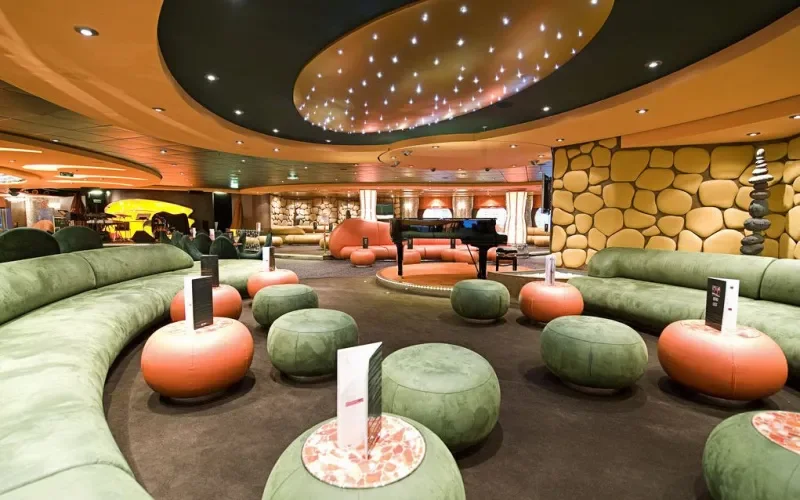 Лаундж L'Insolito Лайнера MSC Fantasia