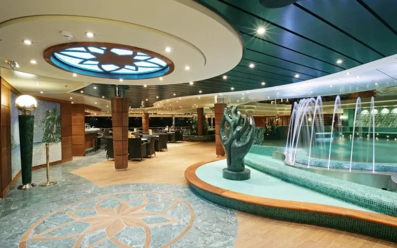 Бар Tropici Лайнера MSC Fantasia