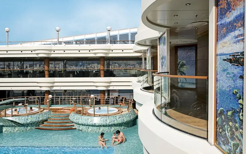 Открытый бассейн Лайнера MSC Fantasia