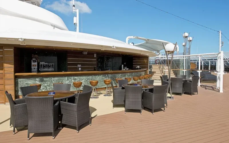 Солнечная палуба Лайнера MSC Fantasia