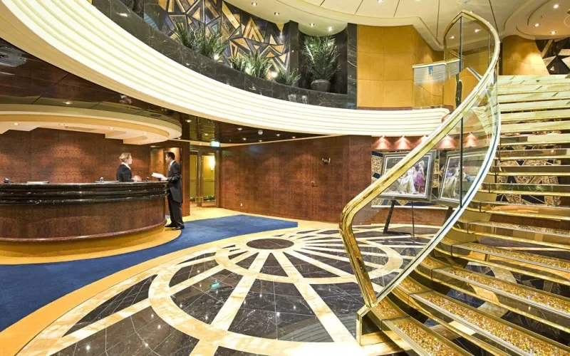Холл Лайнера MSC Fantasia