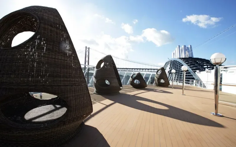 Солнечная палуба Лайнера MSC Fantasia