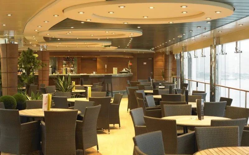 Бар Tropici Лайнера MSC Fantasia