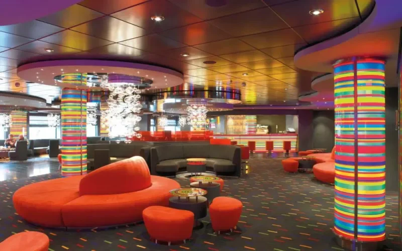 Бар Manhattan Лайнера MSC Fantasia