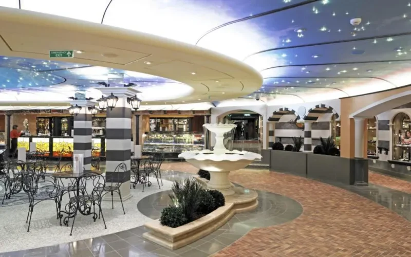 Бар Piazza San Giorgio Лайнера MSC Fantasia