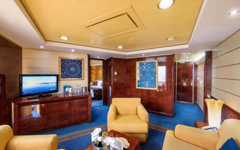 Сьют Royal MSC Yacht Club Лайнера MSC Fantasia