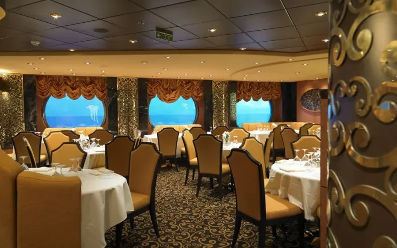 Основной ресторан Лайнера MSC Fantasia