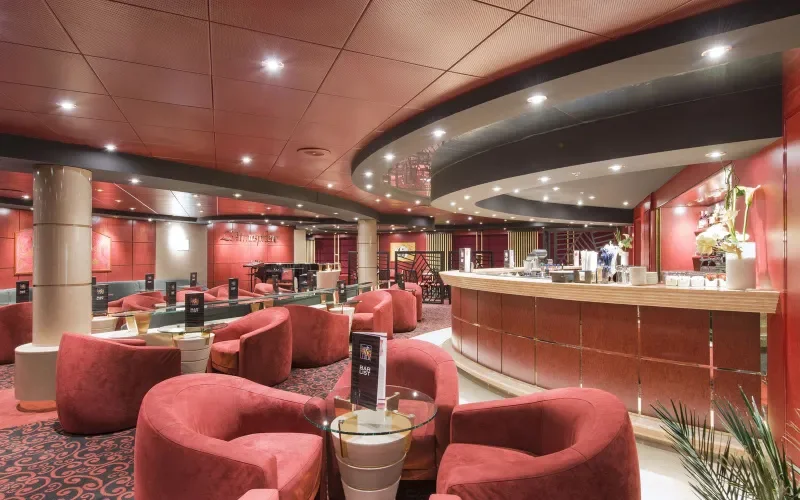 Бар L'Atmosphere Piano Bar Лайнера MSC Lirica