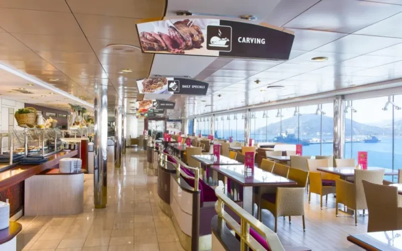 Ресторан шведский стол Лайнера MSC Lirica