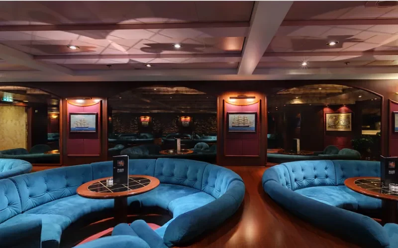 Бар Lord Nelson Pub Лайнера MSC Lirica