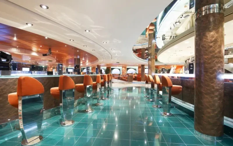 Бар Crystal Лайнера MSC Musica