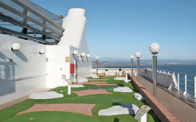 Минигольф Лайнера MSC Musica