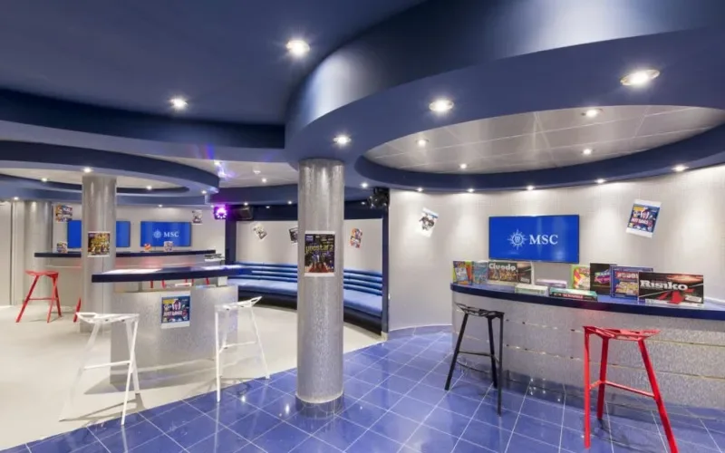 Подростковый клуб Лайнера MSC Opera