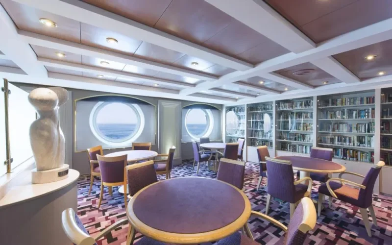 Библиотека, интернет-кафе Лайнера MSC Opera