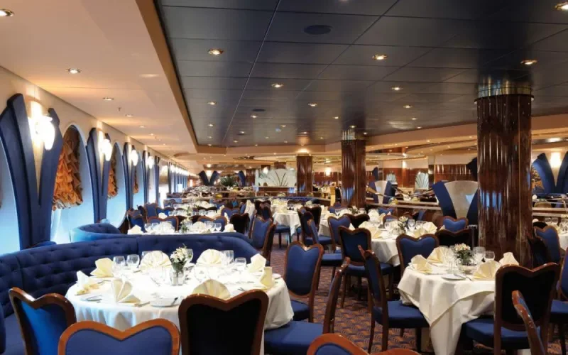 Основной ресторан Le Fontane Лайнера MSC Poesia