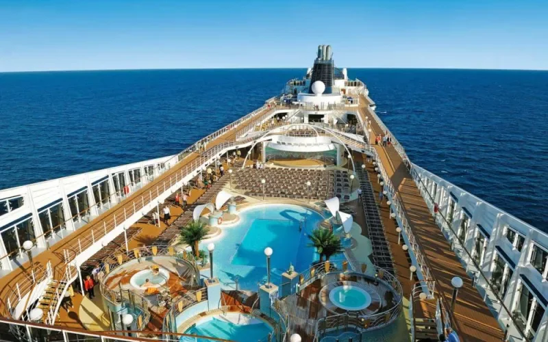 Открытая палуба Лайнера MSC Poesia