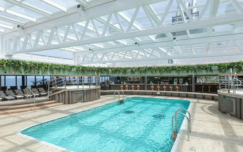 Крытый бассейн Лайнера MSC Seascape