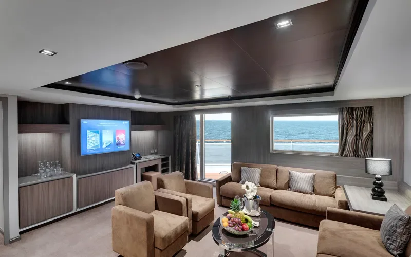 Сьют королевский Yacht Club Лайнера MSC Seascape