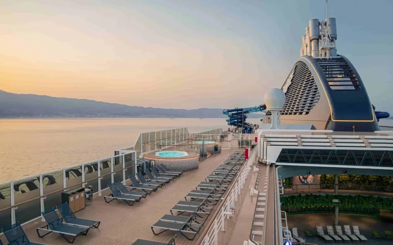 Солнечная палуба Лайнера MSC Seashore
