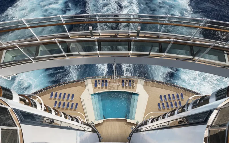 Центральный лифт Лайнера MSC Seaside