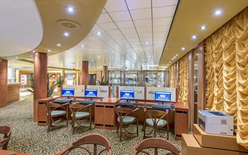 Интернет-кафе Лайнера MSC Sinfonia