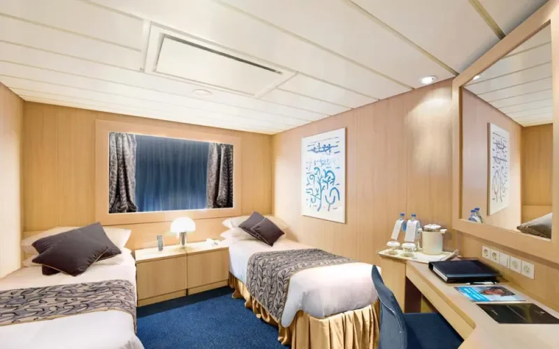 Внешняя каюта с окном с ограниченным видом Лайнера MSC Sinfonia