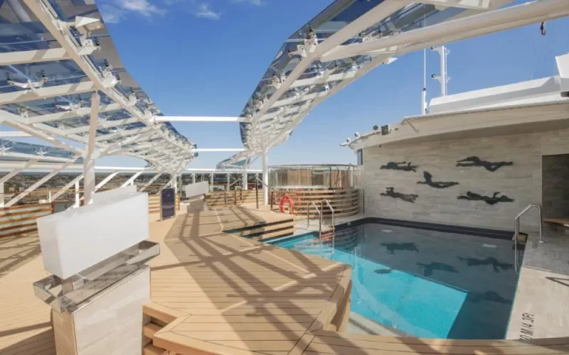 Бассейн MSC Yacht Club Лайнера MSC Virtuosa